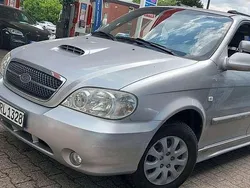 Diamond silver Gebraucht 2006 Kia Carnival EX Van / Kleinbus | 6.900 € (Teuer)
