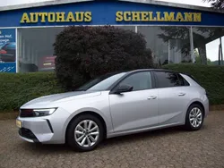 Silber Gebraucht 2023 Opel Astra Limousine | 21.870 € (Guter Preis)