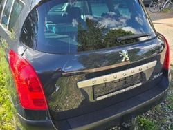 Grau Gebraucht 2009 Peugeot 308 Kombi | 2.900 € (Etwas zu teuer)