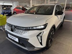 Hell weiß metallic Gebraucht 2024 Renault Scénic Komfort Van / Kleinbus | 41.450 € (Etwas zu teuer)