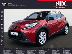 Chili red perleffekt/ night sky black Gebraucht 2022 Toyota Aygo Comfort Kleinwagen | 14.570 € (Fairer Preis)