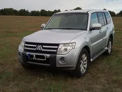 Silber Gebraucht 2010 Mitsubishi Pajero Intense SUV | 16.000 € (Teuer)