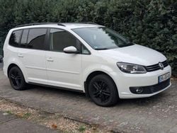 Weiß Gebraucht 2014 VW Touran Comfortline Van / Kleinbus | 4.300 € (Superpreis)