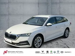 Weiß Gebraucht 2022 Skoda Octavia Style Kombi | 20.890 € (Guter Preis)