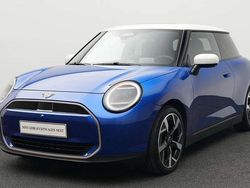 Blau Gebraucht 2024 Mini Cooper Favoured Kleinwagen | 29.051 € (Teuer)