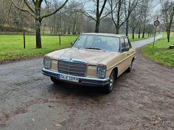 Beige Gebraucht 1974 Mercedes 230 Limousine | 16.900 €