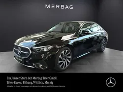 Metalliclack obsidianschwarz Gebraucht 2023 Mercedes E200 Avantgarde Limousine | 44.760 € (Fairer Preis)