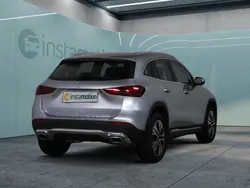 Mercedes GLA180