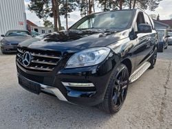 Schwarz Gebraucht 2013 Mercedes ML350 SUV | 15.555 € (Fairer Preis)