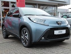 Celestite grey metallic / night sky black Gebraucht 2025 Toyota Aygo X Basis SUV | 17.990 € (Fairer Preis)
