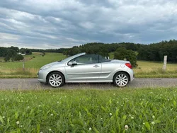 Silber Gebraucht 2009 Peugeot 207 CC Cabrio | 2.900 € (Guter Preis)