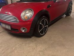 Rot Gebraucht 2006 Mini Cooper Kleinwagen | 3.100 €