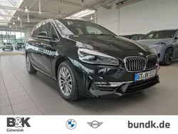 Schwarz metallic black sapphire Gebraucht 2022 BMW 220 Active Tourer Luxury Line Van / Kleinbus | 42.900 €