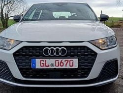 Weiß Gebraucht 2020 Audi A1 Sportback Basis Kleinwagen | 16.800 € (Guter Preis)