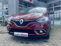 Rot Gebraucht 2017 Renault Scénic IV Intens Van / Kleinbus | 11.500 € (Fairer Preis)
