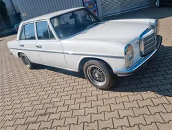 Weiß Gebraucht 1971 Mercedes W114 Limousine | 15.500 €