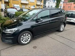 Schwarz Gebraucht 2019 VW Touran Van / Kleinbus | 10.500 € (Fairer Preis)