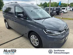 Grau Gebraucht 2024 VW Caddy Maxi Life Life Van / Kleinbus | 43.855 € (Etwas zu teuer)