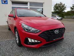Rot Gebraucht 2022 Hyundai i30 Pure Limousine | 13.950 € (Superpreis)