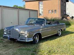 Silber Gebraucht 1964 Mercedes 220 SE Cabrio | 87.000 €