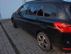 Schwarz Gebraucht 2015 BMW 218 Gran Tourer Sport Line Van / Kleinbus | 11.000 € (Fairer Preis)
