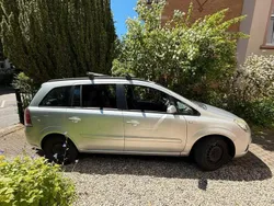Silber Gebraucht 2005 Opel Zafira Van / Kleinbus | 800 €
