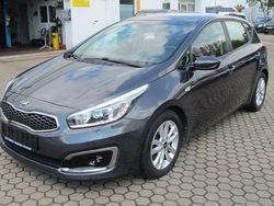 Grau Gebraucht 2018 Kia Ceed Edition 7 Limousine | 13.850 € (Fairer Preis)