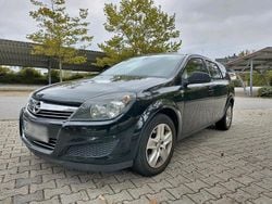 Schwarz Gebraucht 2010 Opel Astra Kombi | 2.000 € (Guter Preis)