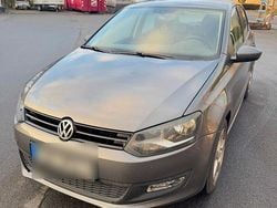 Grau Gebraucht 2014 VW Polo Kleinwagen | 5.500 € (Fairer Preis)