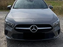 Grau Gebraucht 2021 Mercedes A200 Limousine | 24.000 € (Guter Preis)