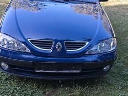 Blau Gebraucht 2001 Renault Mégane Expression Limousine | 2.300 €