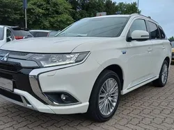 Andenweiss (s) Gebraucht 2020 Mitsubishi Outlander P-HEV Basis SUV | 18.990 € (Guter Preis)