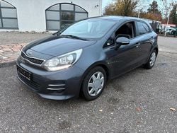 Platinum graphite Gebraucht 2015 Kia Rio Spirit Limousine | 3.650 € (Superpreis)