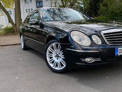 Schwarz Gebraucht 2007 Mercedes E320 Avantgarde Limousine | 7.800 € (Etwas zu teuer)
