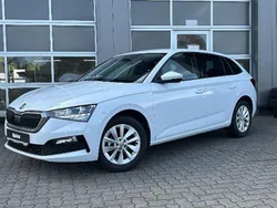 Weiß Gebraucht 2024 Skoda Scala Ambition Kleinwagen | 18.990 € (Fairer Preis)