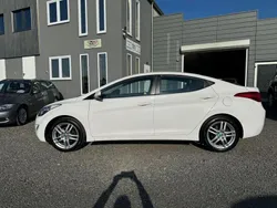 Weiß Gebraucht 2013 Hyundai Elantra Limousine | 7.400 €
