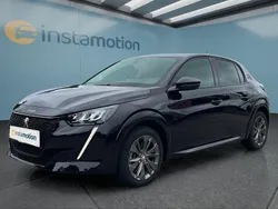 Schwarz Gebraucht 2022 Peugeot e-208 Kleinwagen | 17.399 €