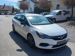 Weiß Gebraucht 2020 Opel Astra Kombi | 14.200 € (Fairer Preis)