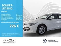 Weiß (pure white) Gebraucht 2024 VW Golf VIII Life Limousine | 24.480 € (Fairer Preis)