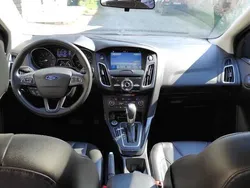 Blau Gebraucht 2016 Ford Focus Titanium Limousine | 7.900 € (Guter Preis)