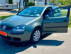Grau Gebraucht 2004 VW Golf V Limousine | 2.700 € (Etwas zu teuer)