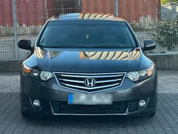 Braun Gebraucht 2011 Honda Accord Limousine | 7.500 € (Etwas zu teuer)