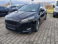 Iridiumschwarz metallic Gebraucht 2017 Ford Focus ST-Line Kombi | 10.900 € (Fairer Preis)