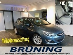 Blau metallic Gebraucht 2013 Opel Astra Excellence Limousine | 11.990 €