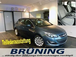 Blau metallic Gebraucht 2013 Opel Astra Excellence Limousine | 11.990 €
