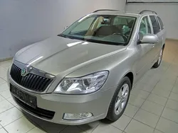 Cappuccinobeige metallic Gebraucht 2011 Skoda Octavia Elegance Kombi | 6.900 € (Fairer Preis)