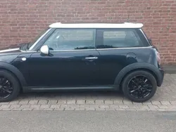 Schwarz Gebraucht 2008 Mini Cooper Kleinwagen | 5.900 € (Fairer Preis)