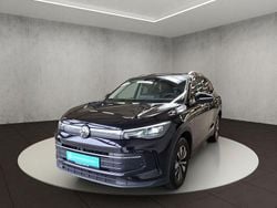Deep black perleffekt Gebraucht 2024 VW Tiguan Life SUV | 38.400 € (Guter Preis)