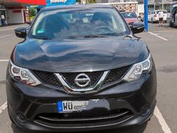 Schwarz Gebraucht 2014 Nissan Qashqai Visia SUV | 10.199 € (Teuer)