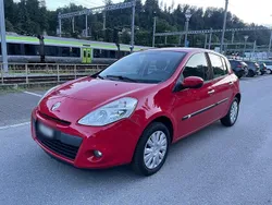 Rot Gebraucht 2011 Renault Clio II Kleinwagen | 999 €